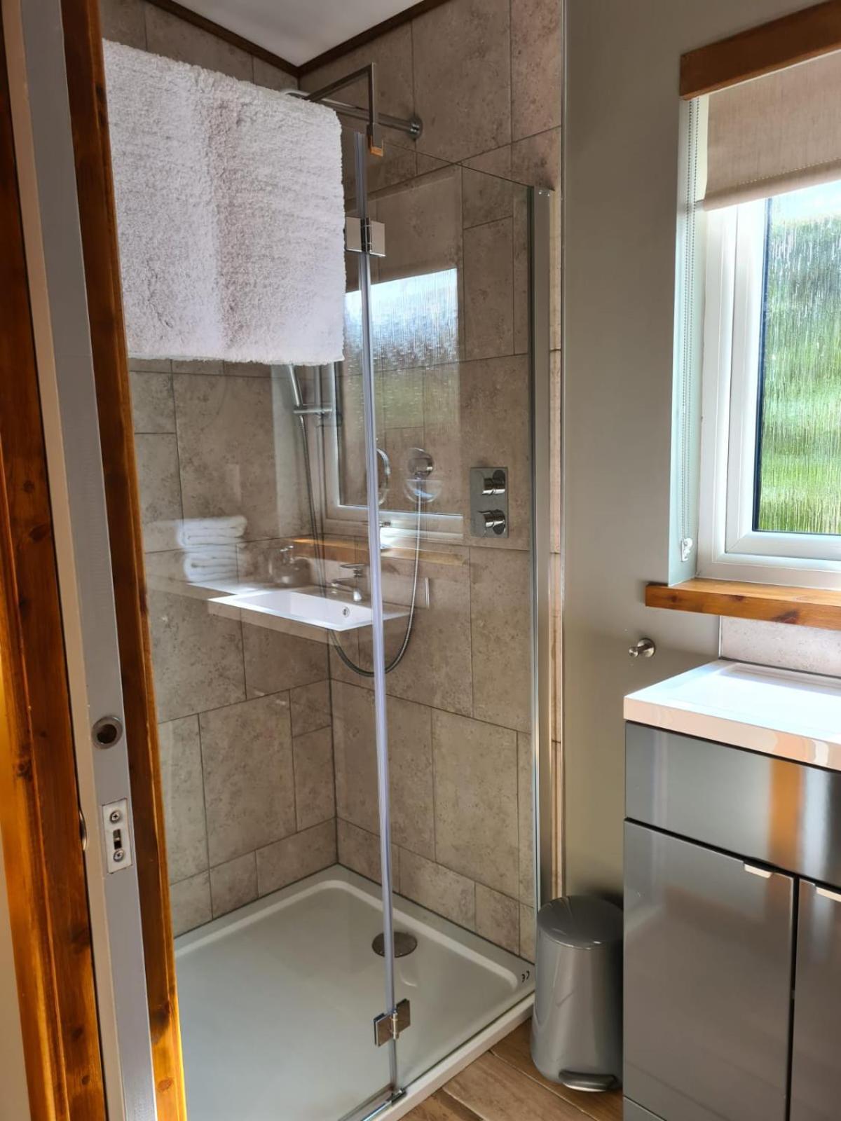 The Hide Apartment Ullapool Exterior photo