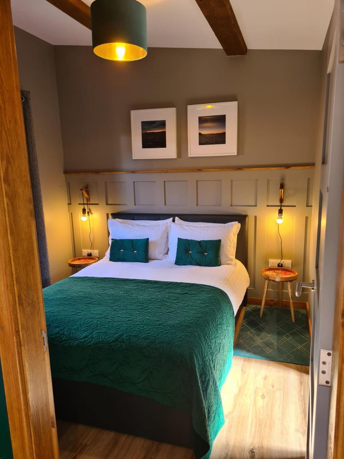 The Hide Apartment Ullapool Exterior photo